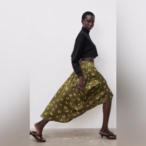 ZARA BNWT olive green satin pleated tiger print midi skirt